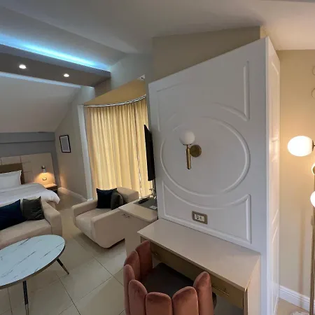 Hotel Aleksandar & 4*